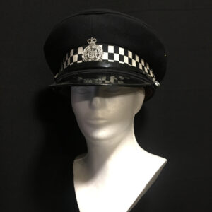 czapka brytyjskiej policji